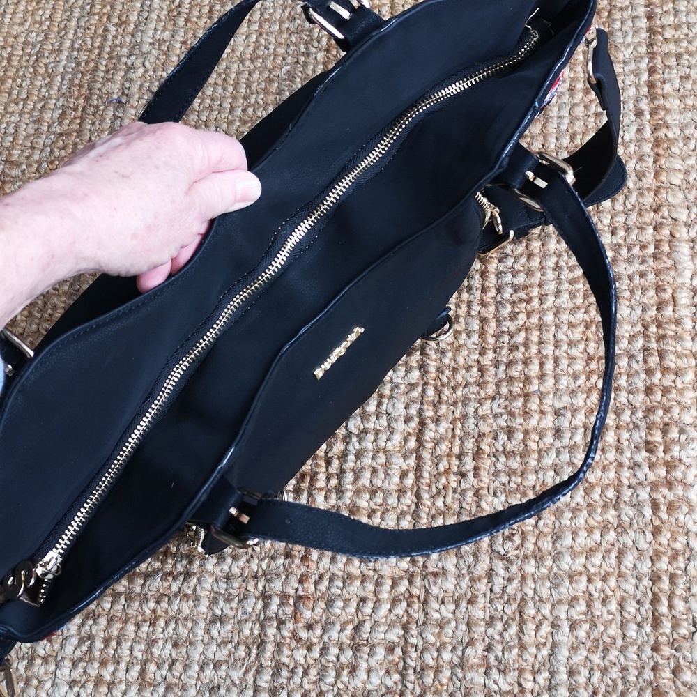 Desigual Large Crossbody (A28) - Picture 13 of 15